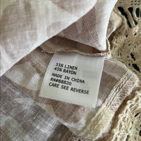 Christian Siriano Cream and Tan Patterned Blouse - Picture 4 of 11